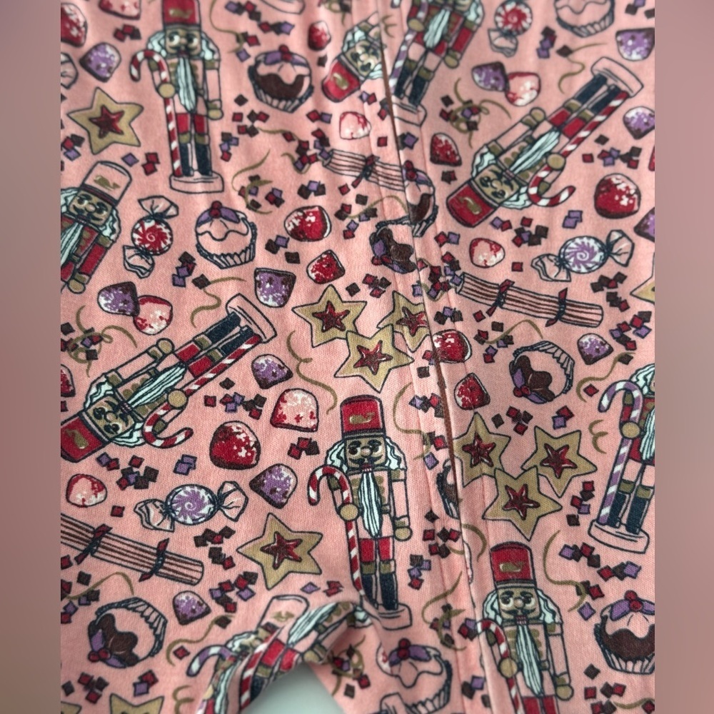 Vineyard Vines Baby Girl Nutcracker Holiday Footie Size 3-5M - Picture 3 of 5